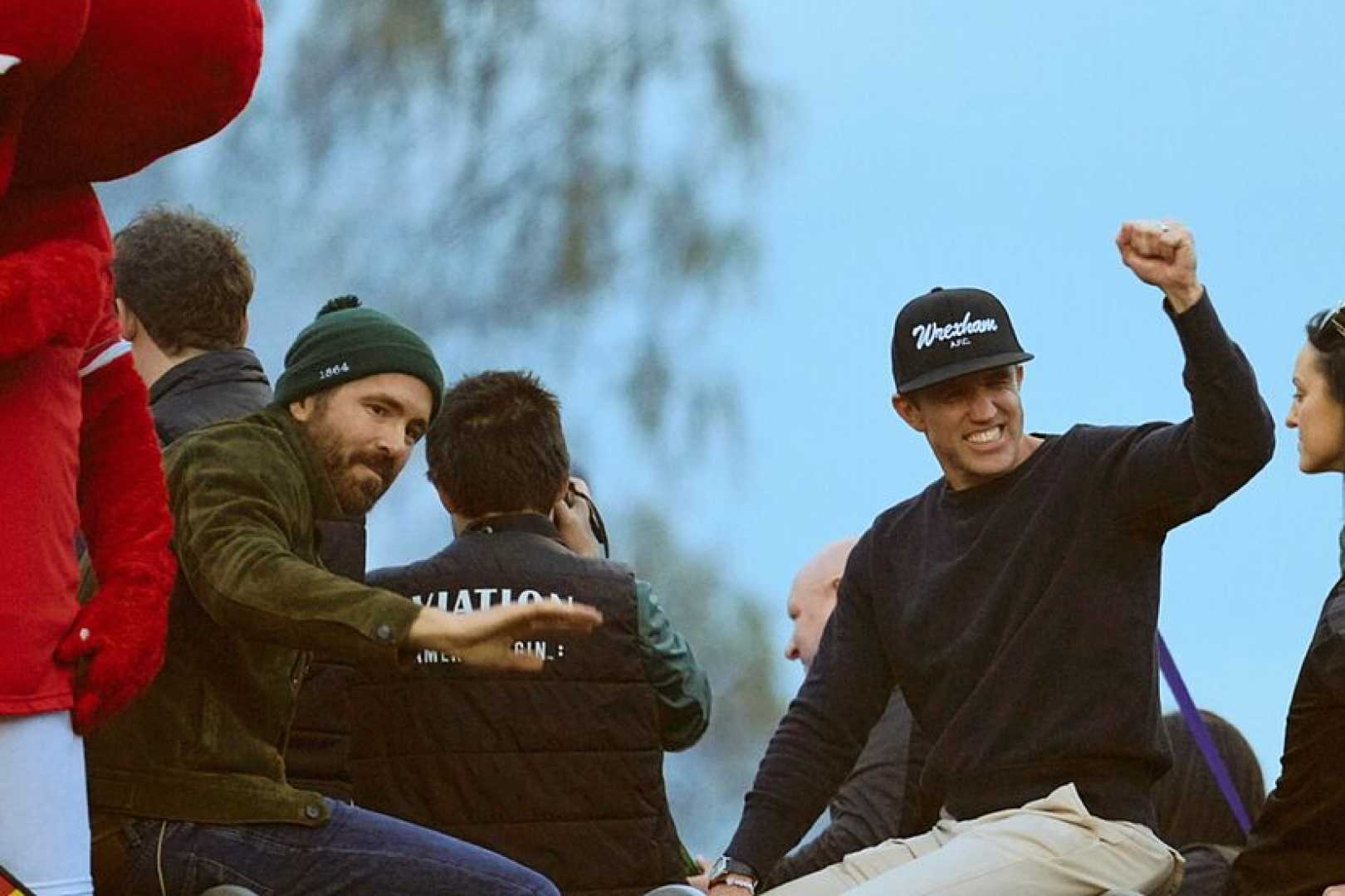 Ryan Reynolds And Rob Mcelhenney Wrexham Lager Brewery