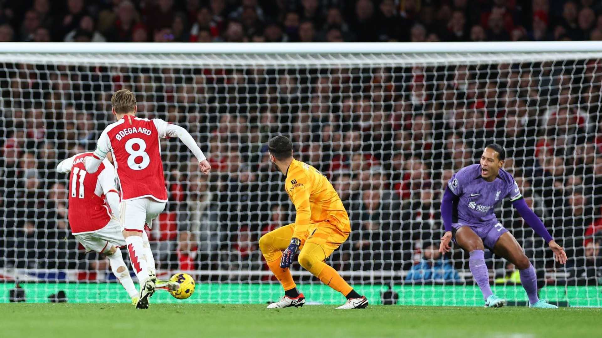 Virgil Van Dijk Scoring Header Against Arsenal