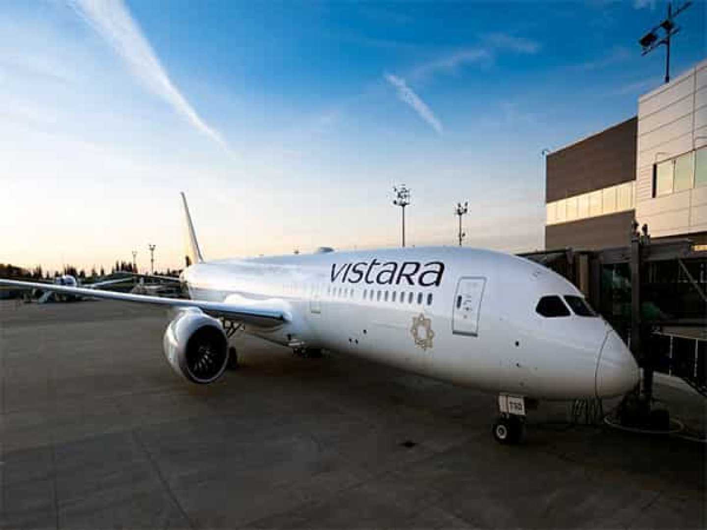 Vistara Boeing 787 Delhi Airport