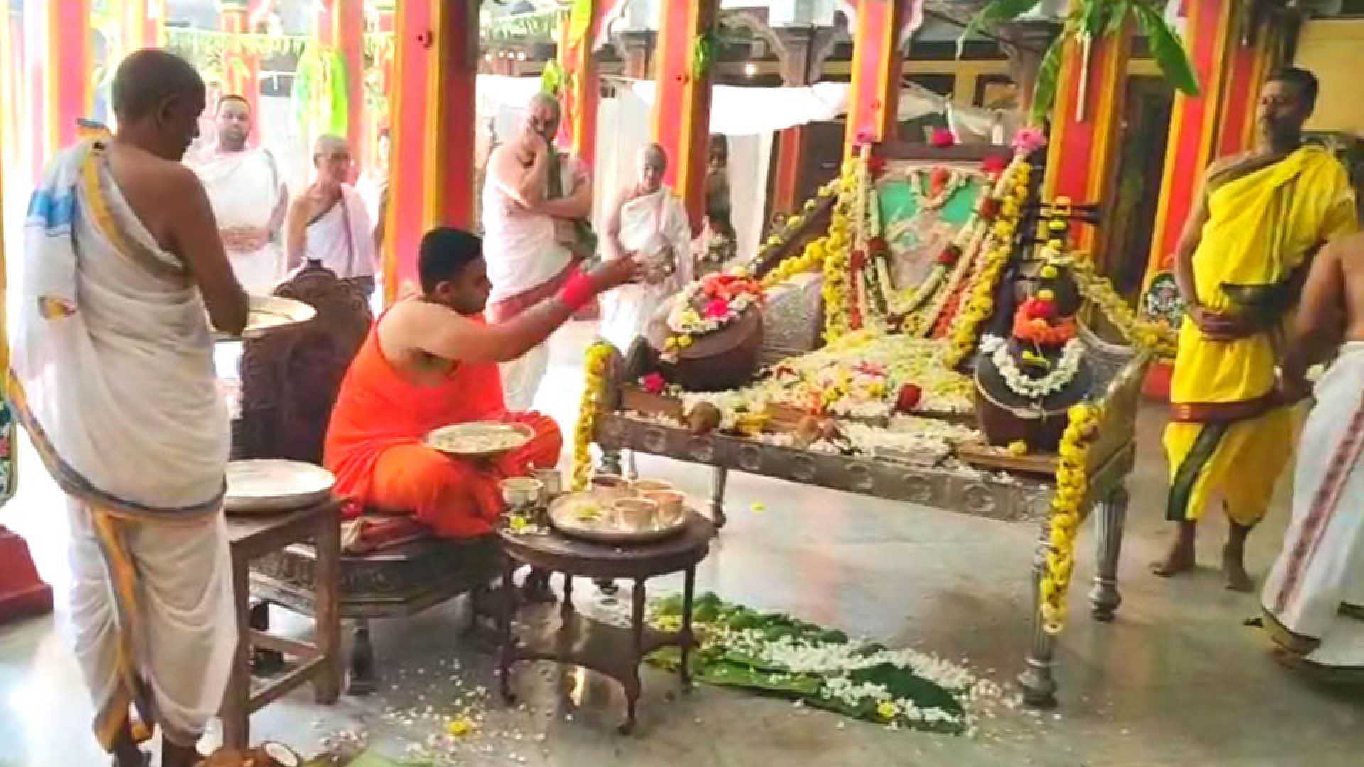 Yaduveer Wadiyar Saraswati Puja Mysore Palace