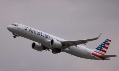 American Airlines Plane Avoiding Mountain In Hawaii