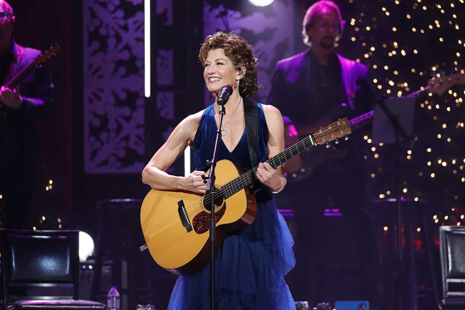 Amy Grant Performing On Stage