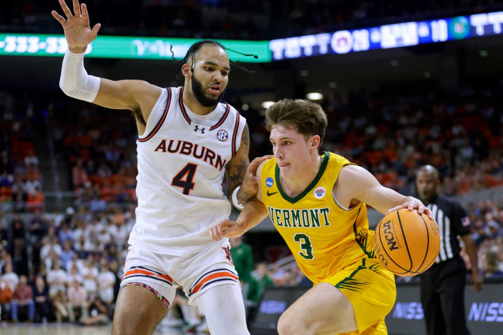 Auburn Tigers Vs Houston Cougars Basketball Game