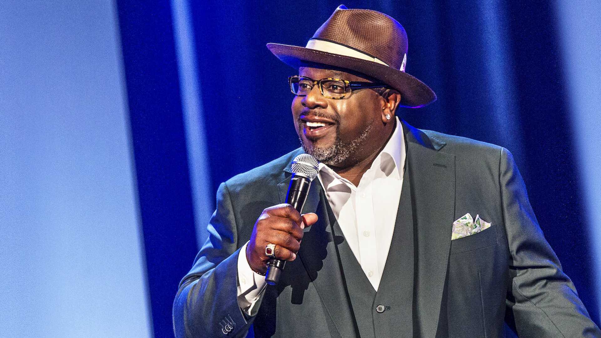 Cedric The Entertainer Performing Stand Up Comedy