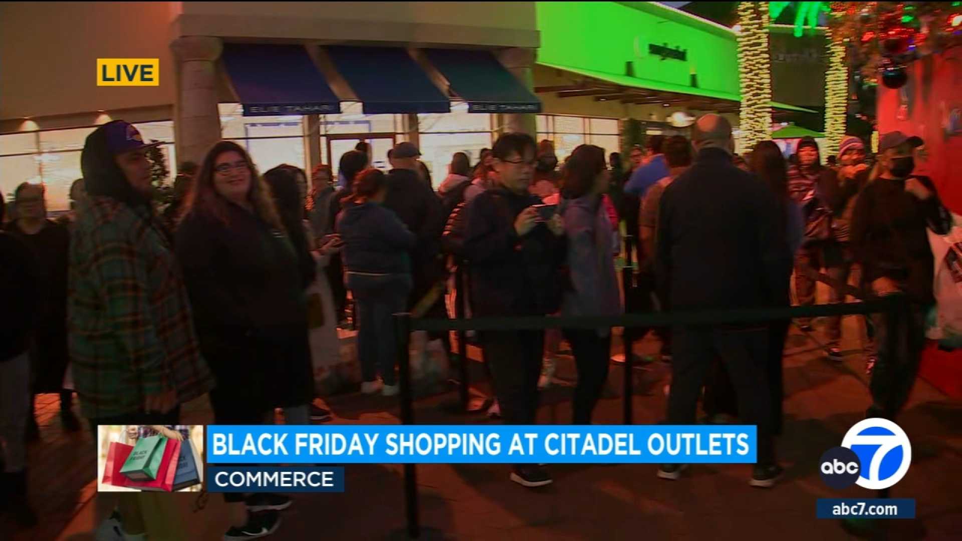 Citadel Outlets Black Friday Shoppers