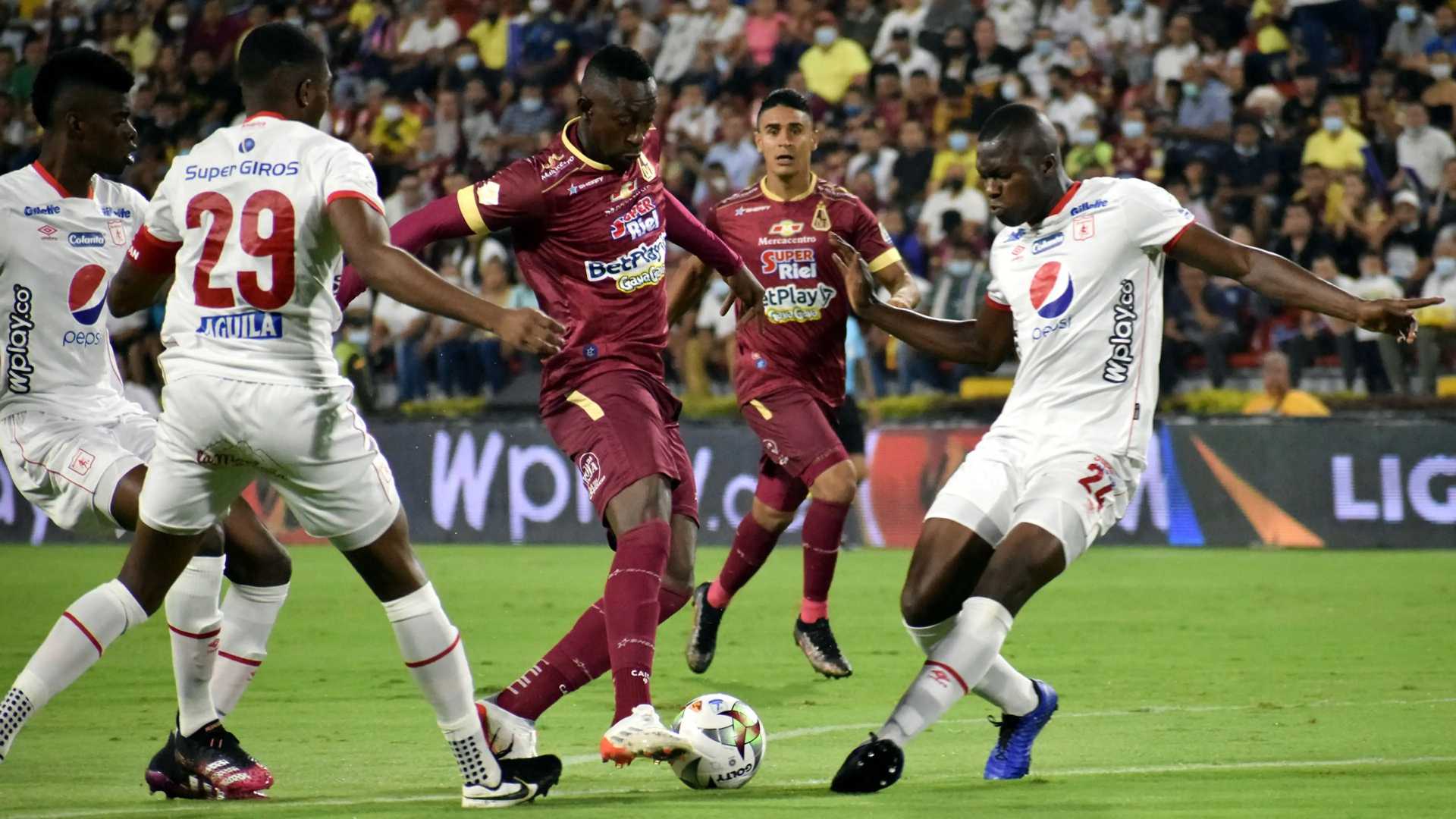 Deportes Tolima Vs América De Cali Soccer Match