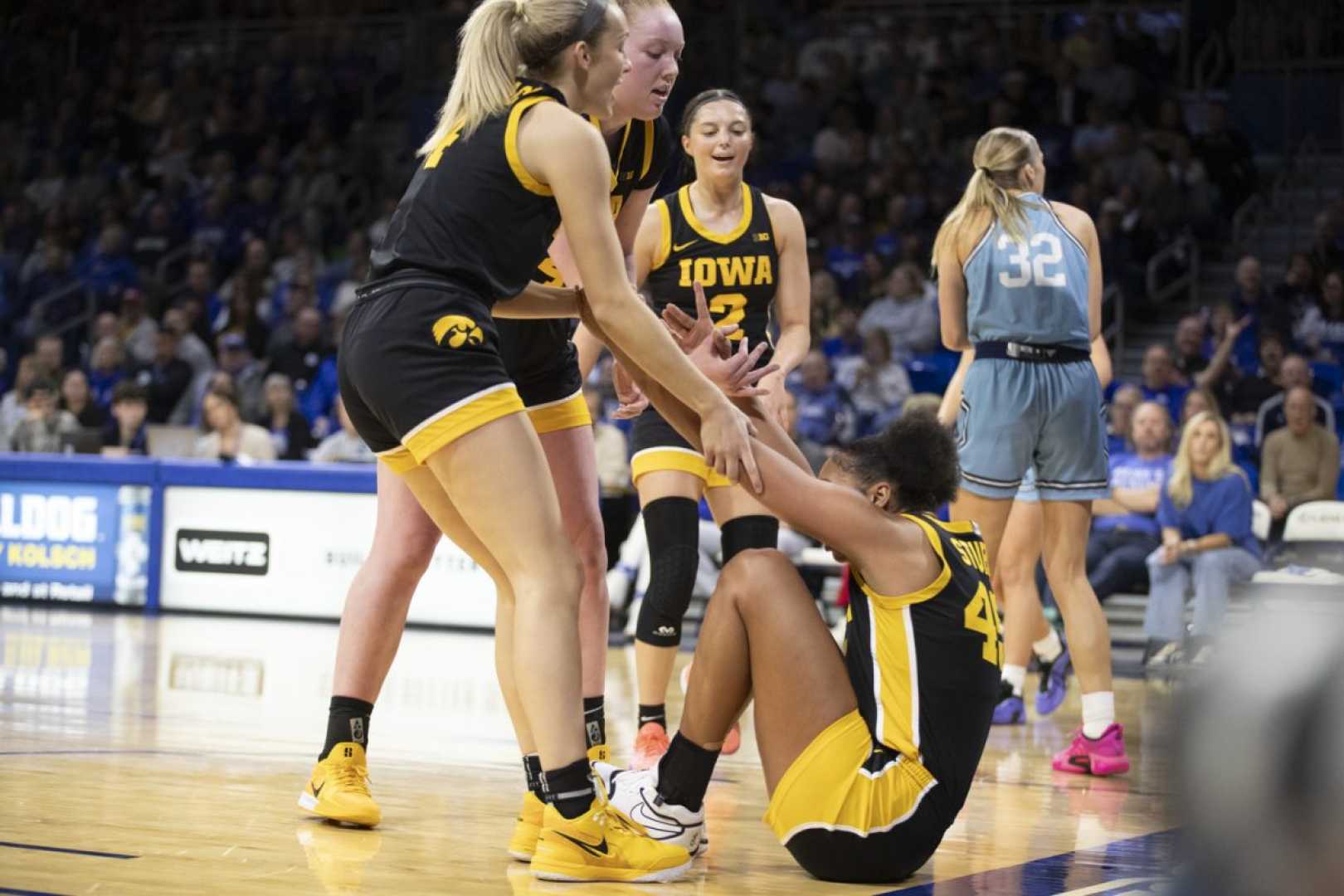 Iowa Hawkeyes Women's Basketball Vs Washington State Cougars