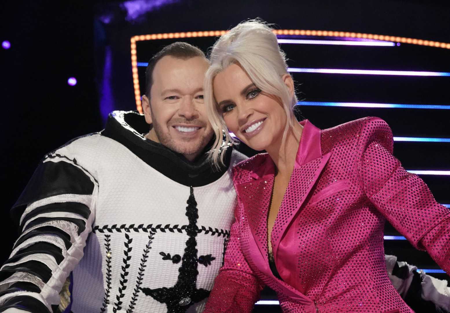 Jenny Mccarthy And Donnie Wahlberg Holiday Card 2024