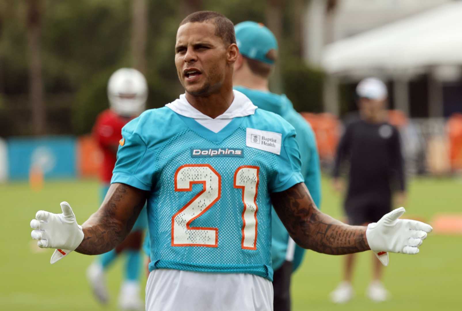 Jordan Poyer Miami Dolphins Game November 2024