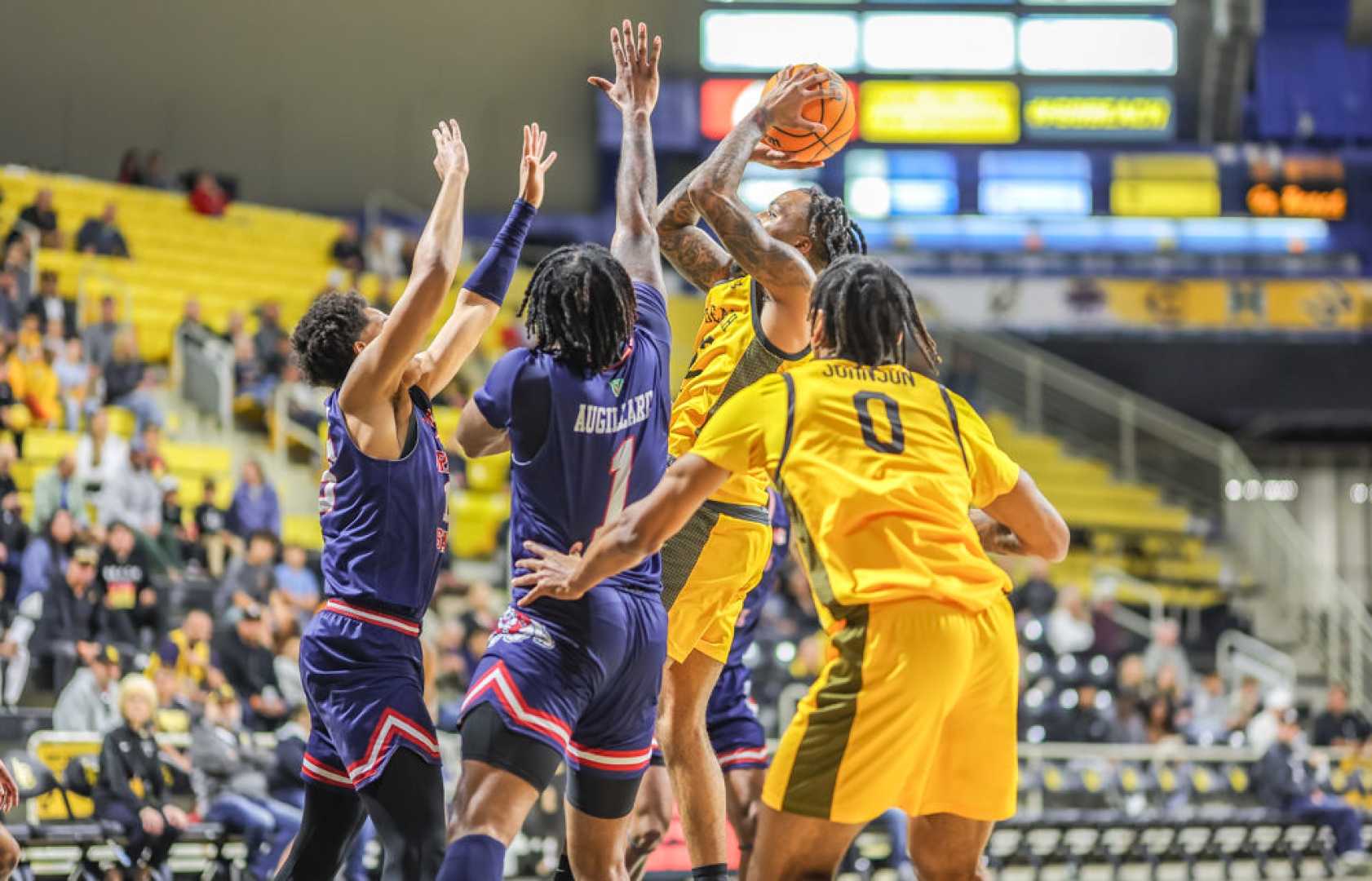 Long Beach State Men's Basketball Team Vs Fresno State