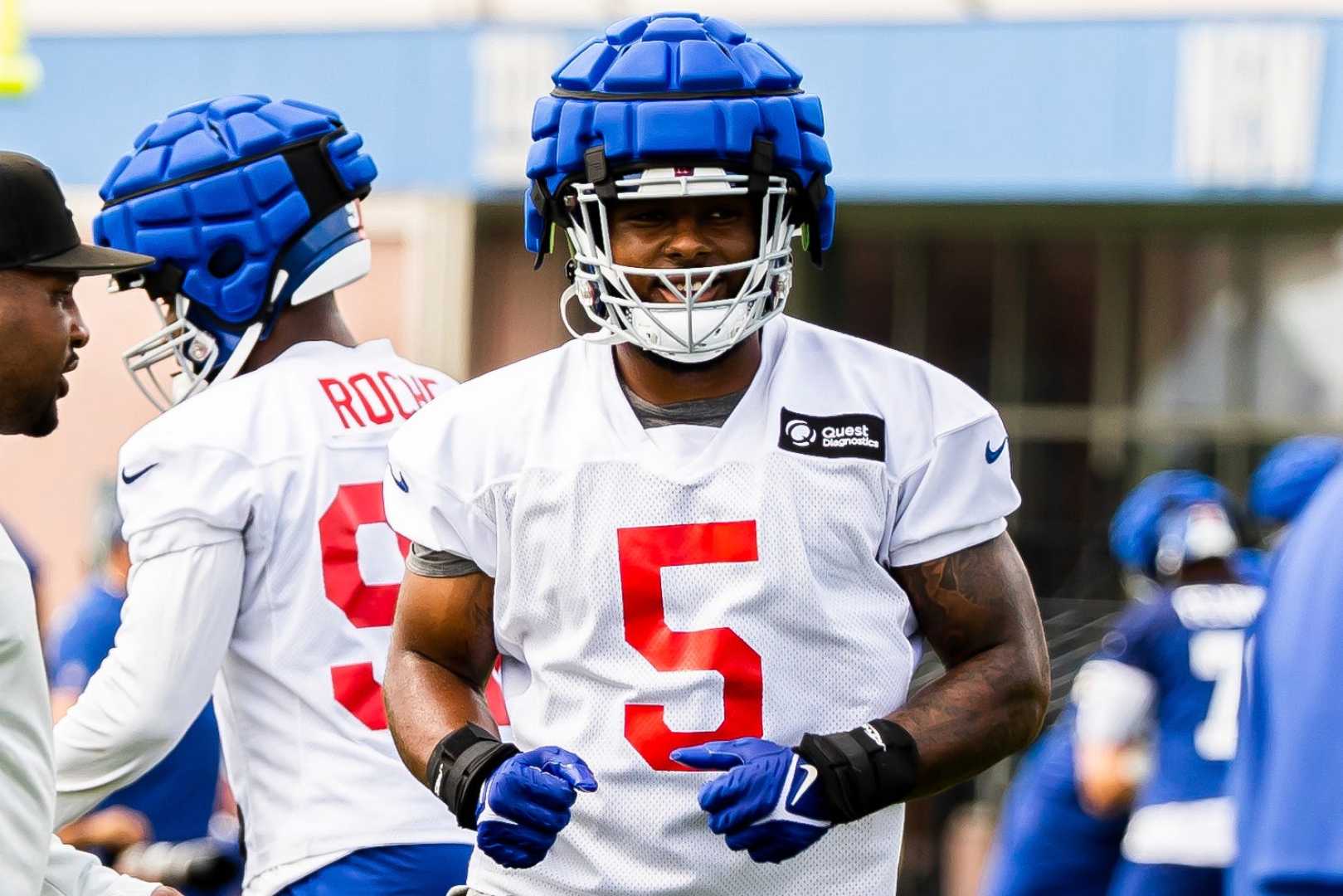 Nfl Players Wearing Guardian Caps