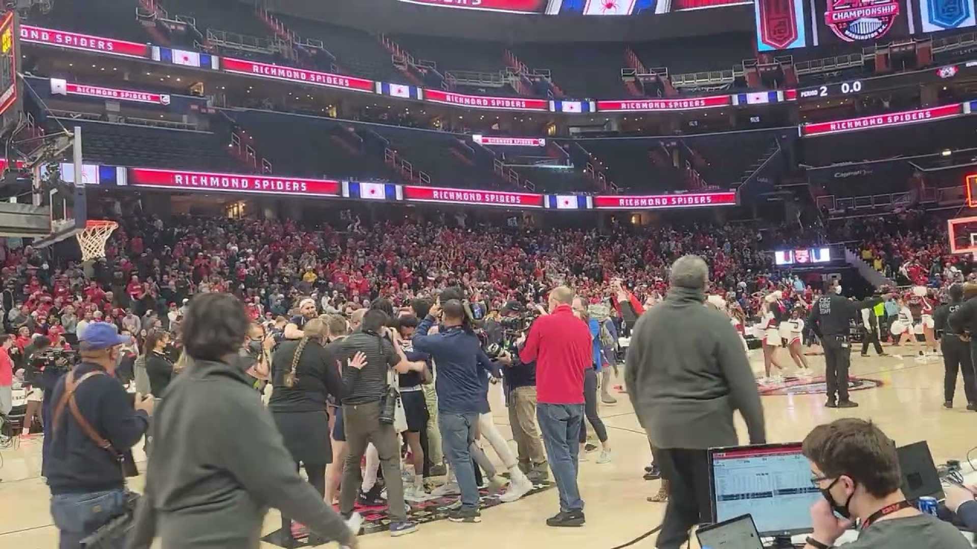 Richmond Spiders Men's Basketball Team Celebrating A Win