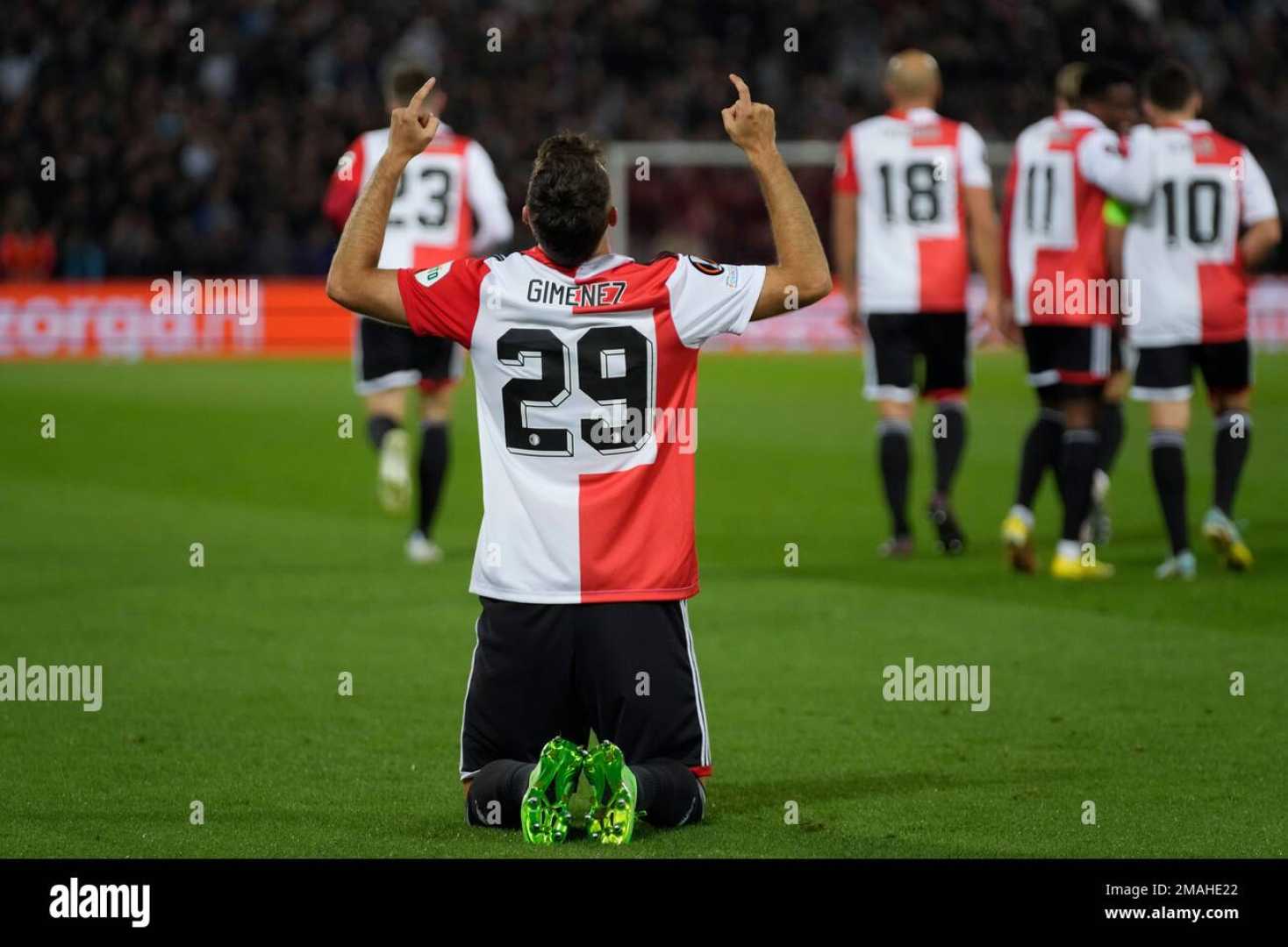 Santiago Giménez Scoring A Goal For Feyenoord