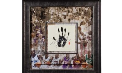 Shaquille O'neal And Basketball Legends Handprints