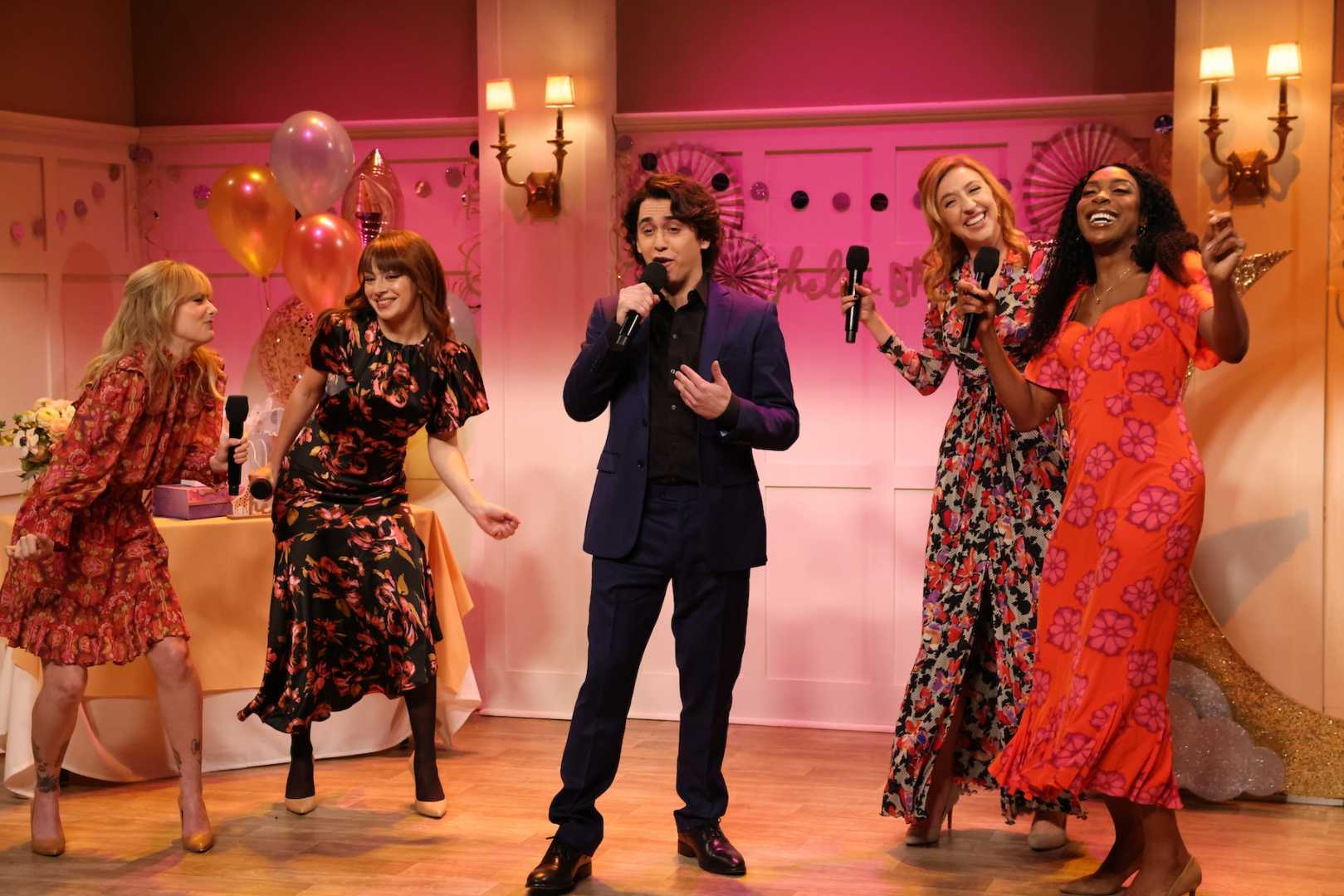 Snl Domingo Sketch Charli Xcx Babymoon