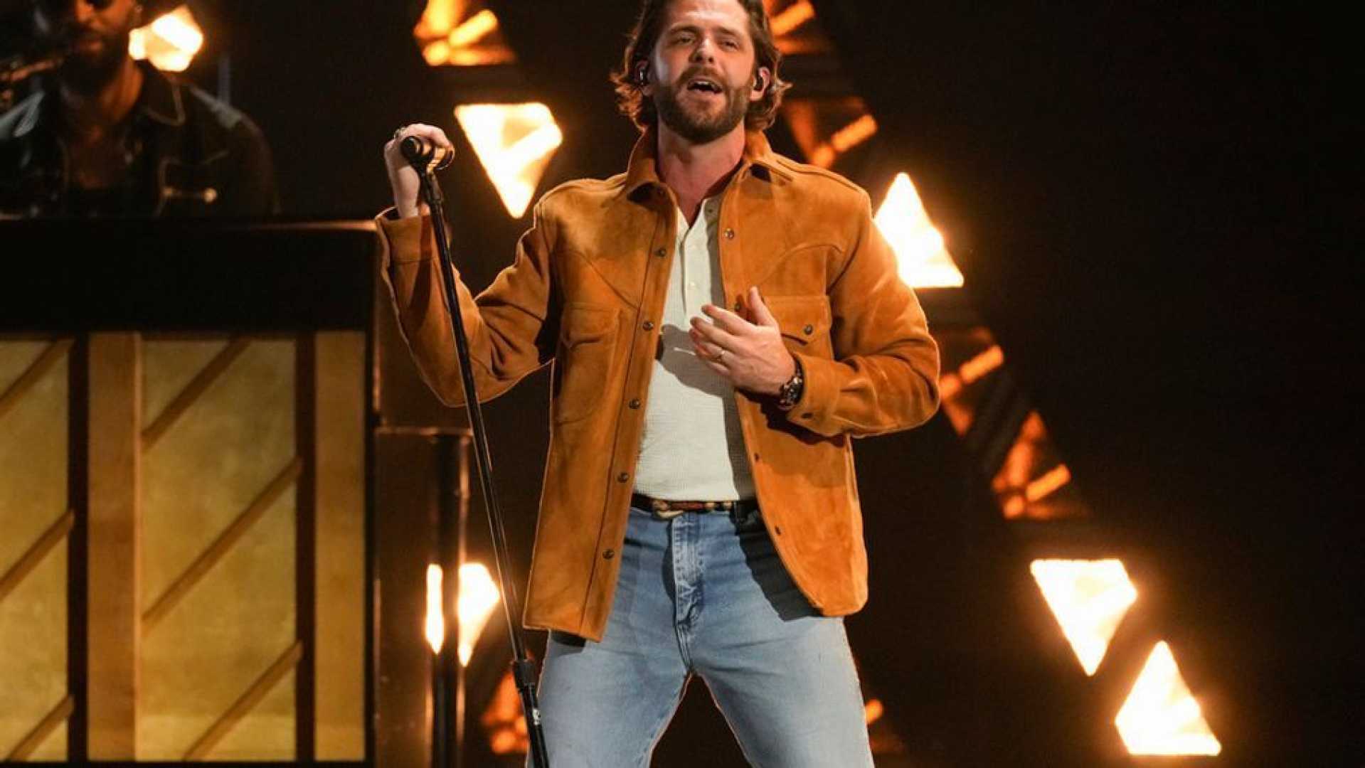 Thomas Rhett Fontainebleau Las Vegas Tree Lighting Ceremony