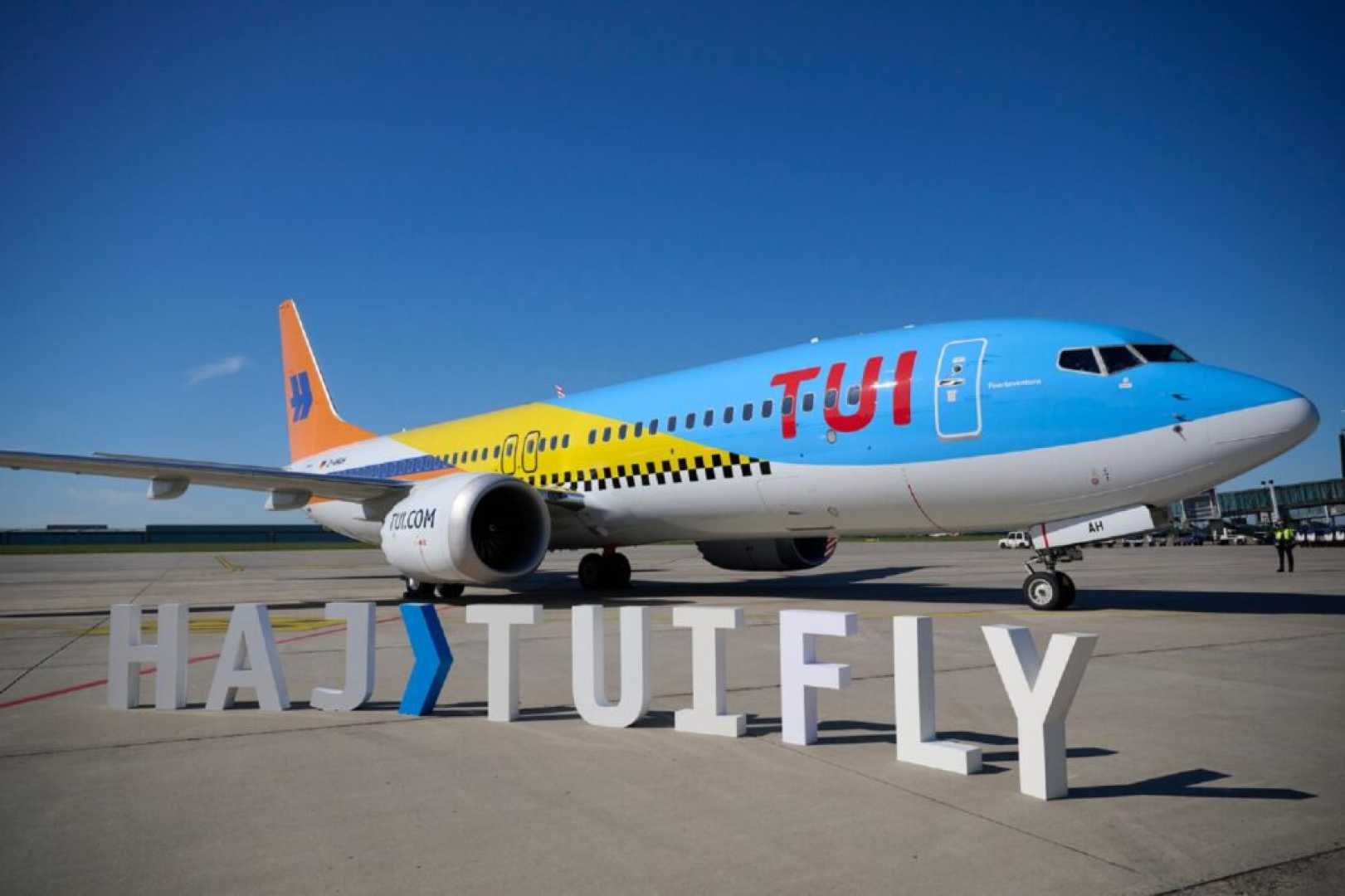 Tui Fly Boeing 737 8 Named Fuerteventura