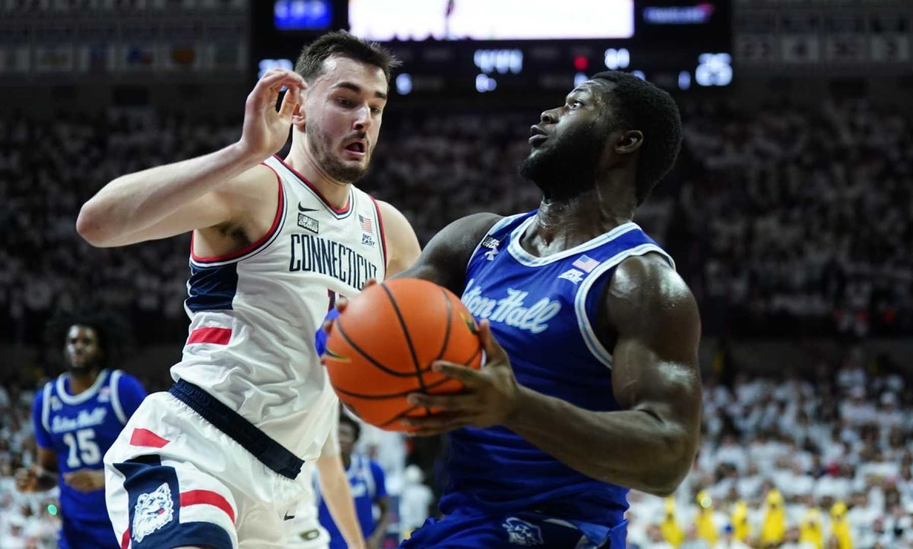 Uconn Huskies Vs Le Moyne Dolphins Basketball Game