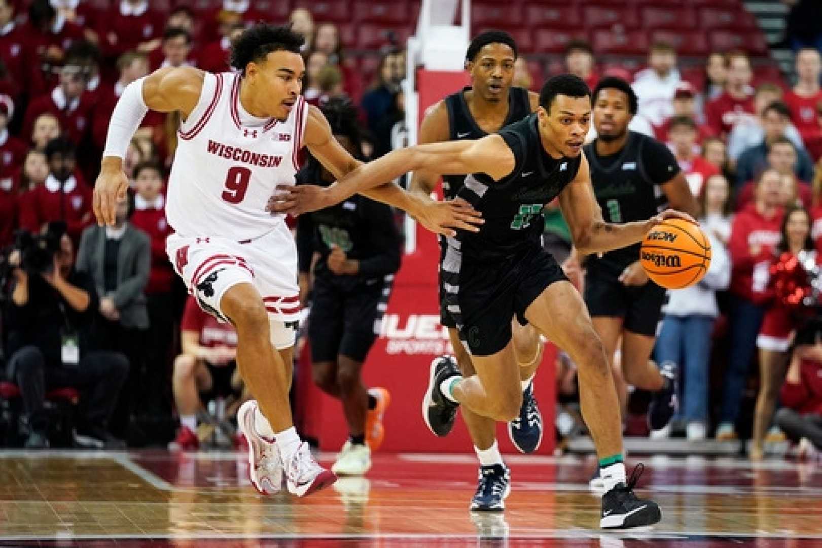 Wisconsin Badgers Vs Chicago State Cougars Basketball Game