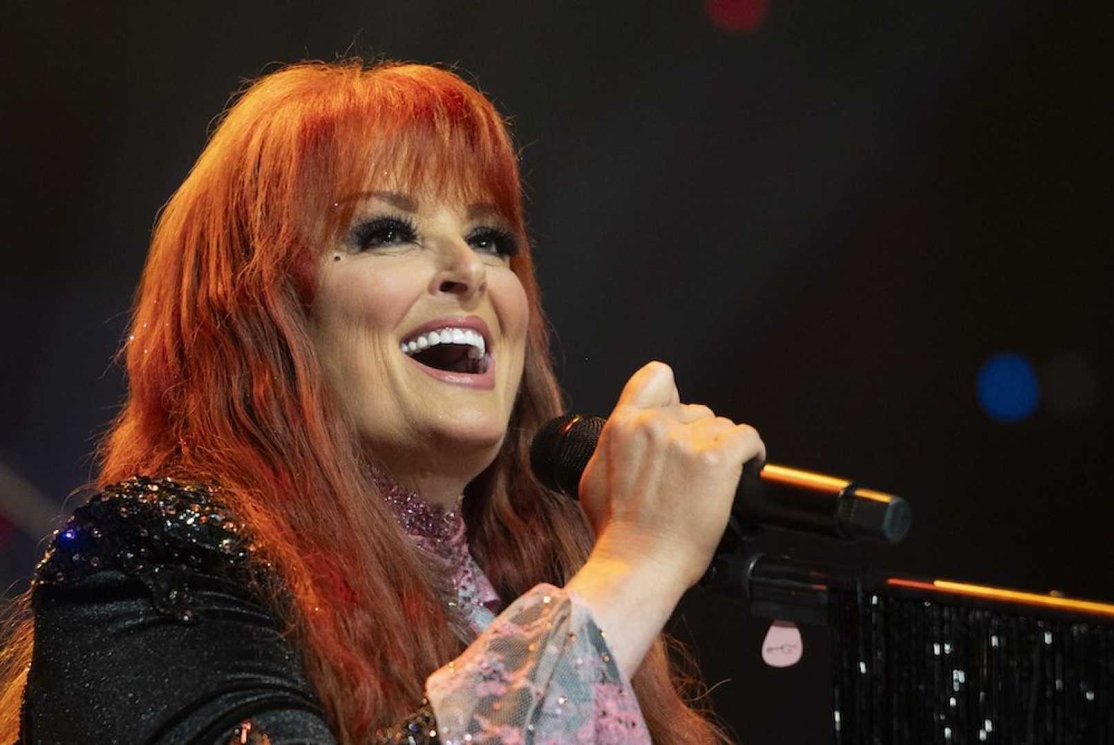 Wynonna Judd Performing On Austin City Limits