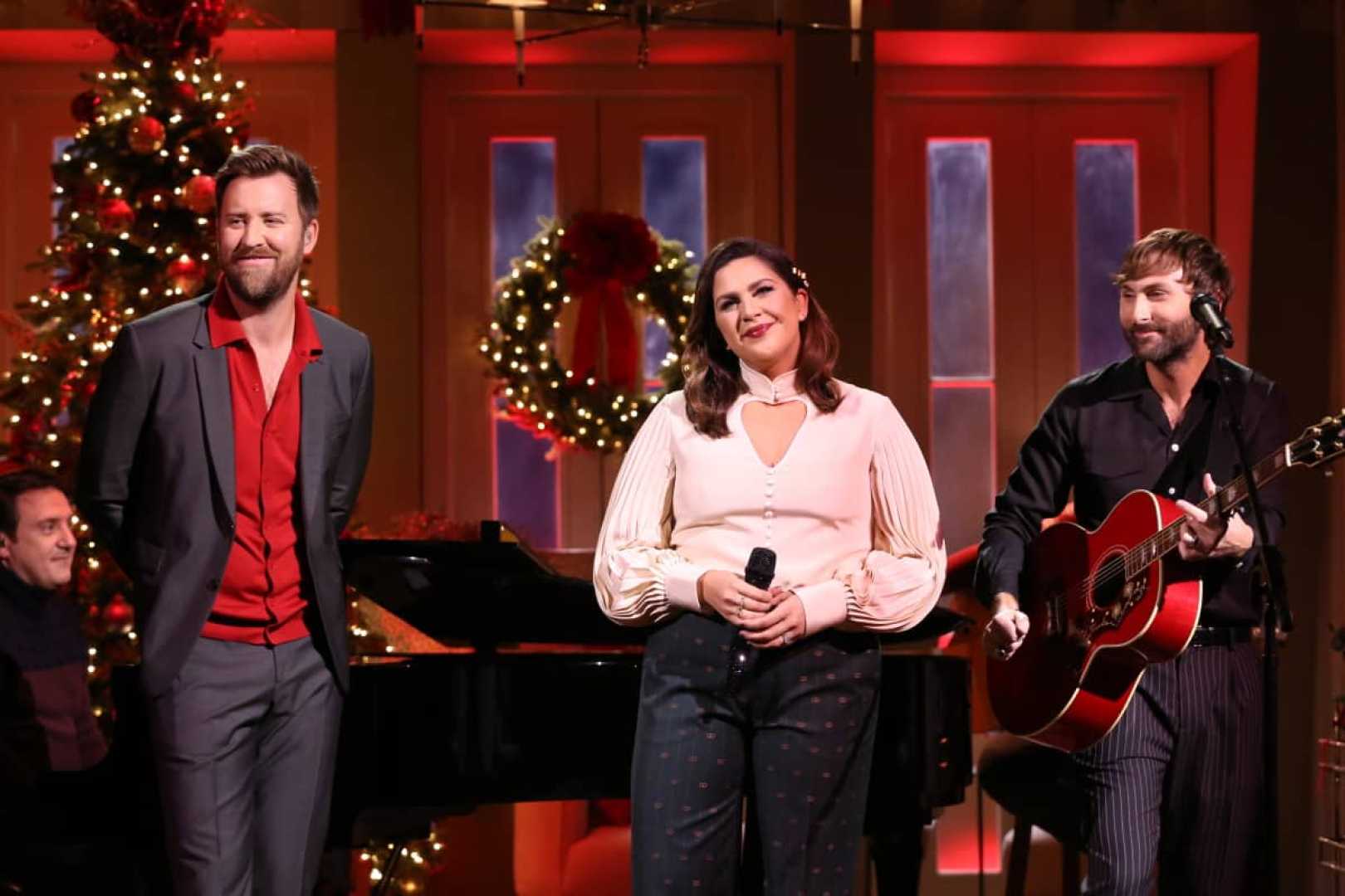 Hillary Scott With Family Christmas Performance