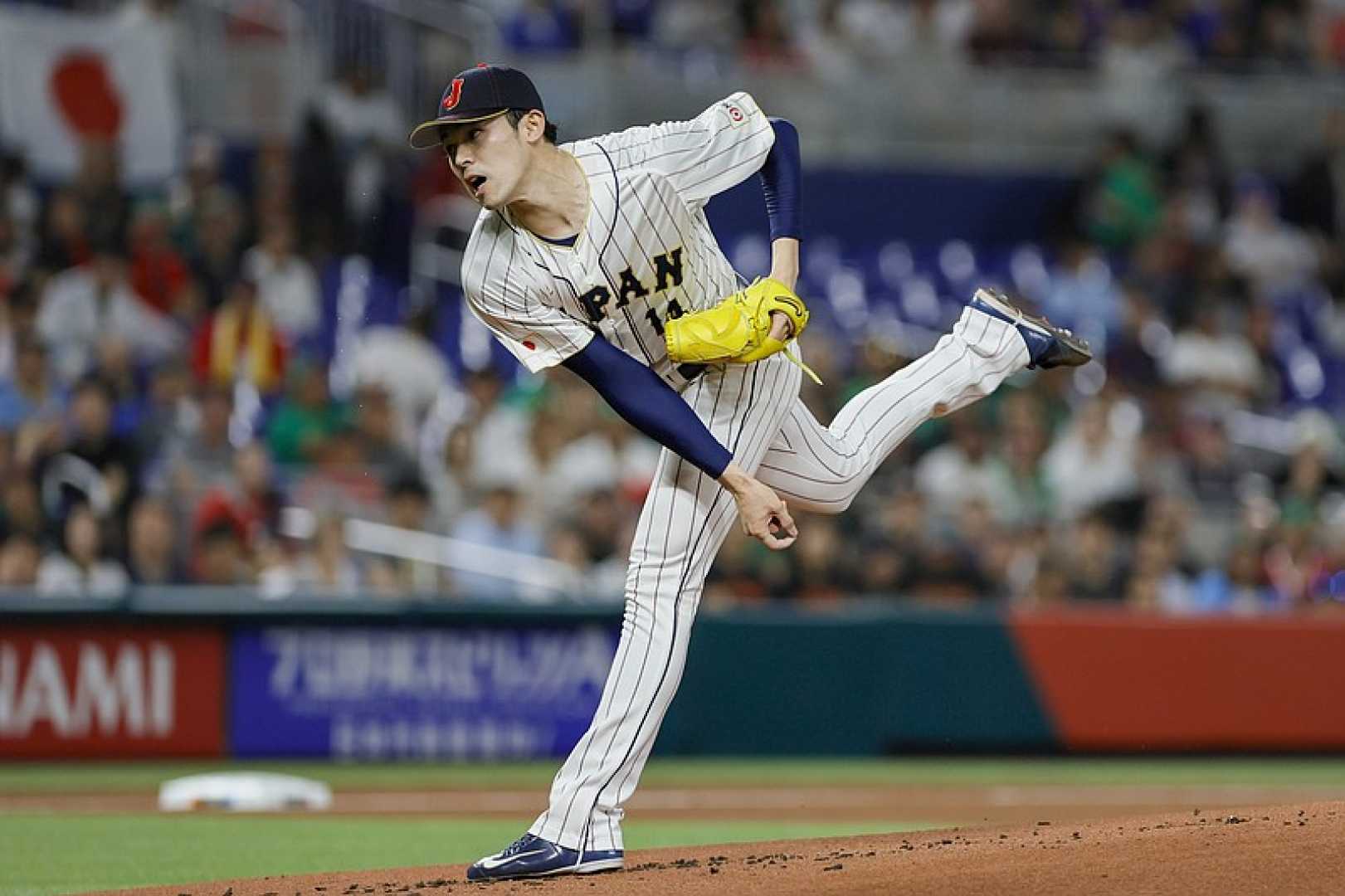 Rōki Sasaki Pitching