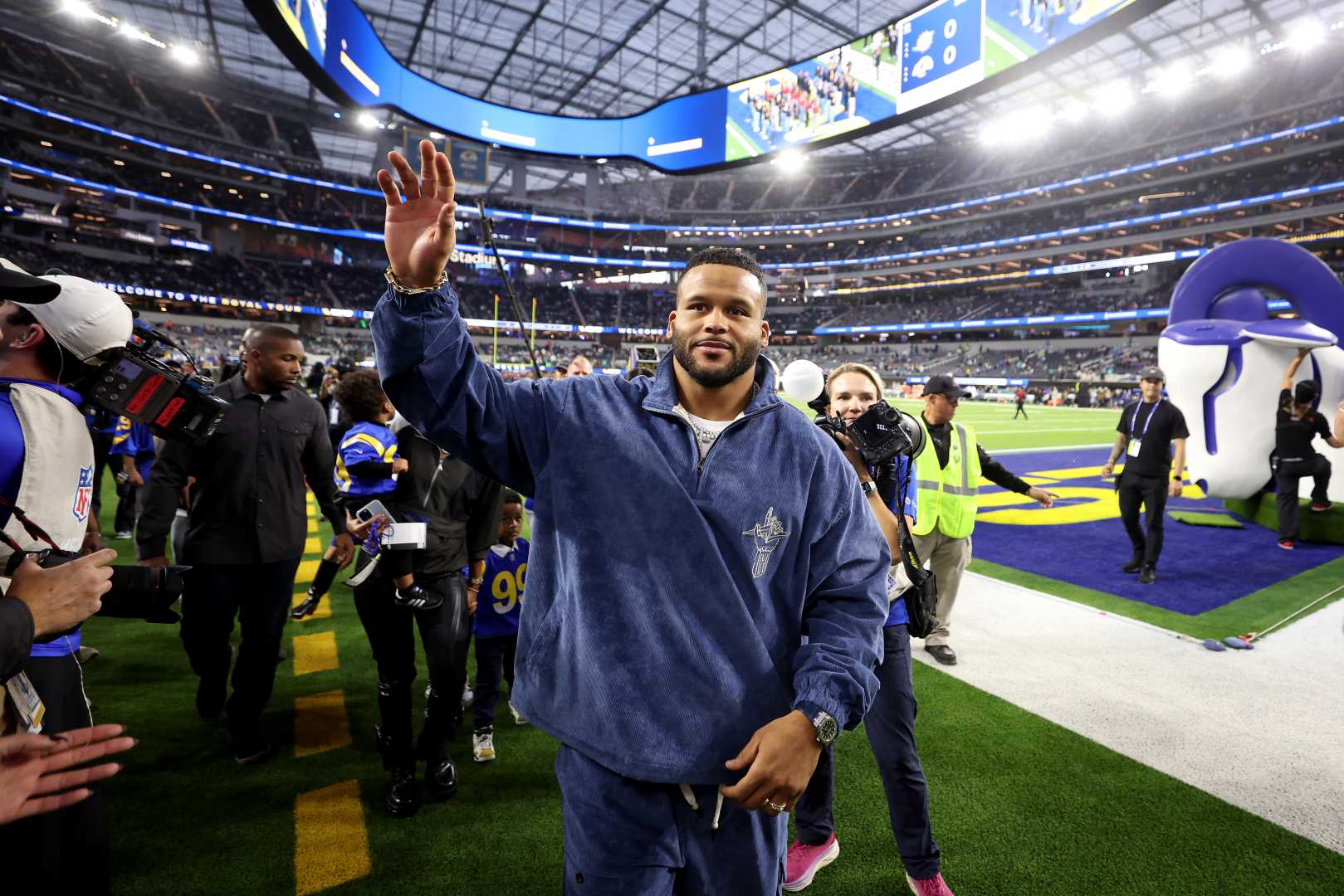 Aaron Donald Rams Sideline Arizona Vikings Game