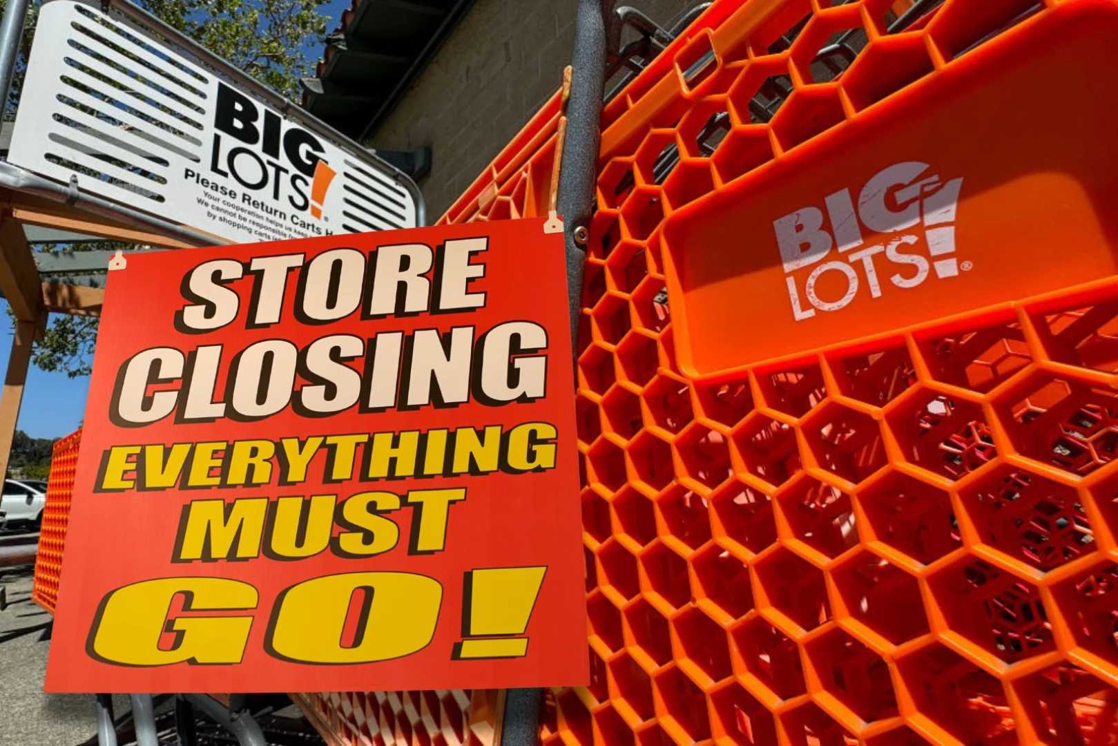 Big Lots Store Closure Signs