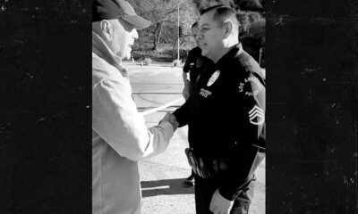 Bruce Willis Shaking Hands With Lapd Officers