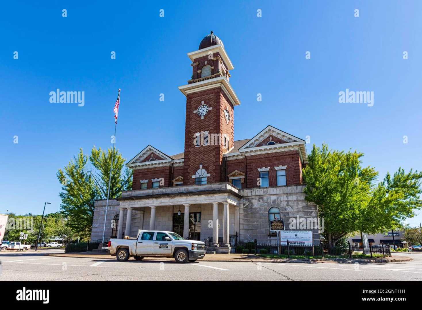 Butler County Courthouse Exterior Daytime