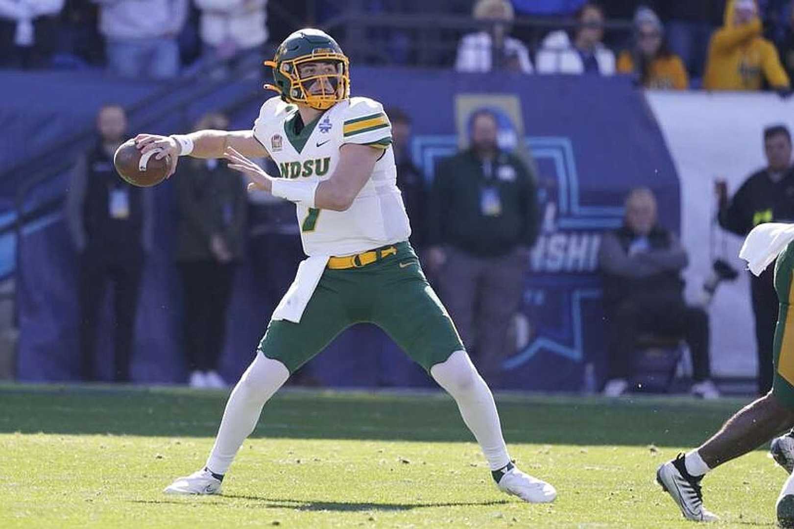 Cam Miller Ndsu Quarterback East West Shrine Bowl