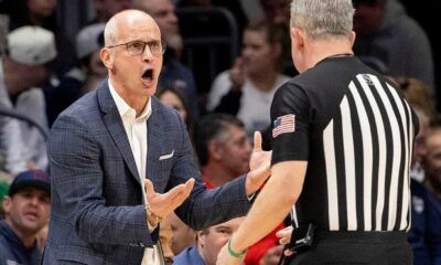 Dan Hurley Uconn Basketball Coach Arguing With Official