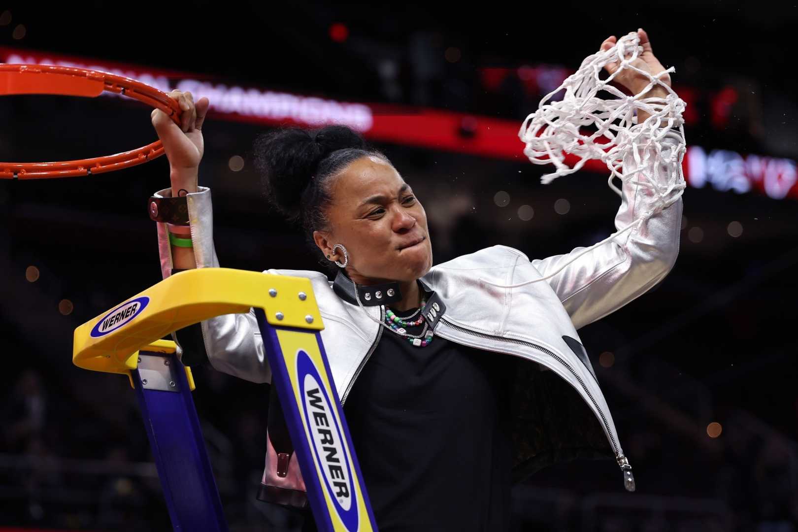 Dawn Staley University Of South Carolina Basketball Coach