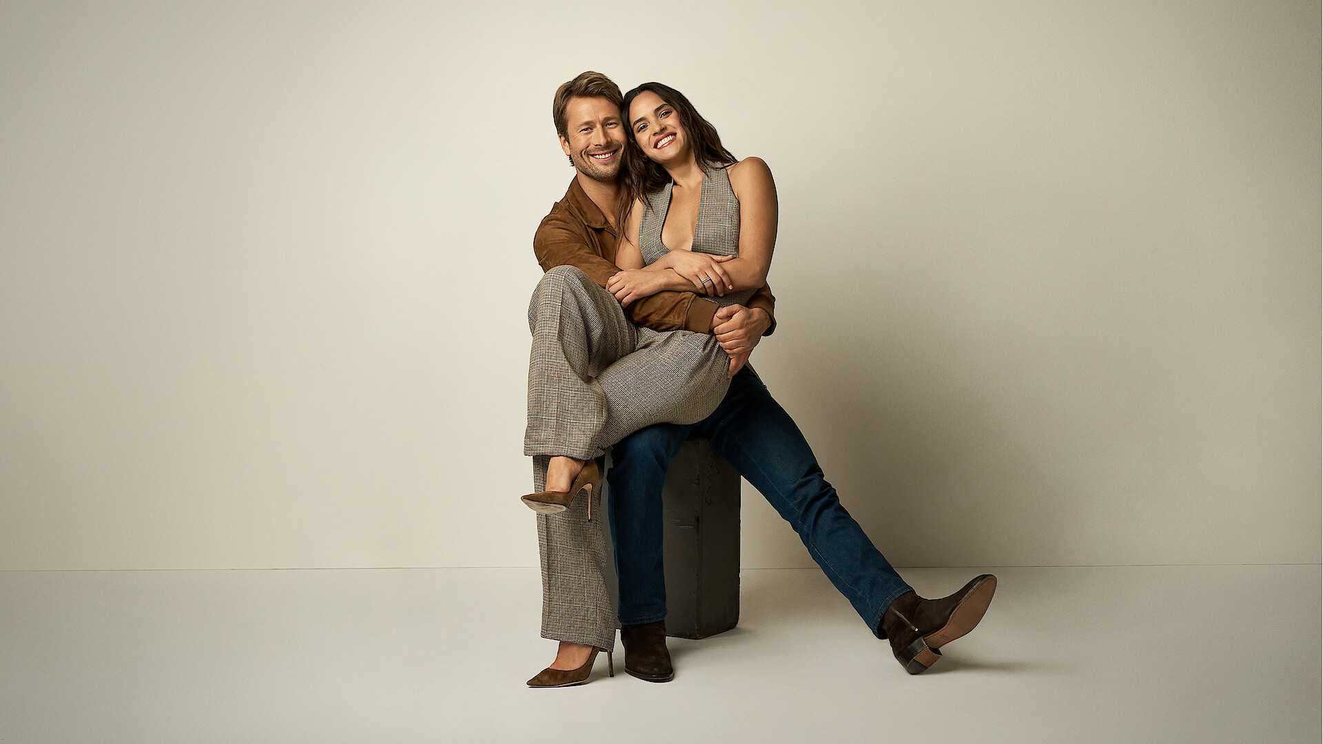 Glen Powell Adria Arjona Hit Man Movie Still