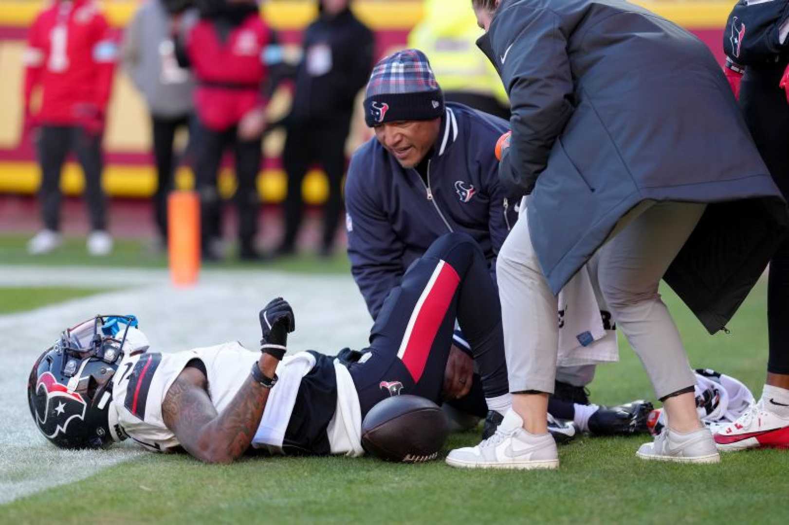 Houston Texans Tank Dell Knee Injury 2025