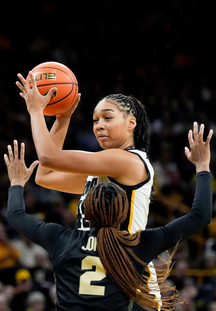 Illinois Vs Iowa Women's Basketball Game 2024