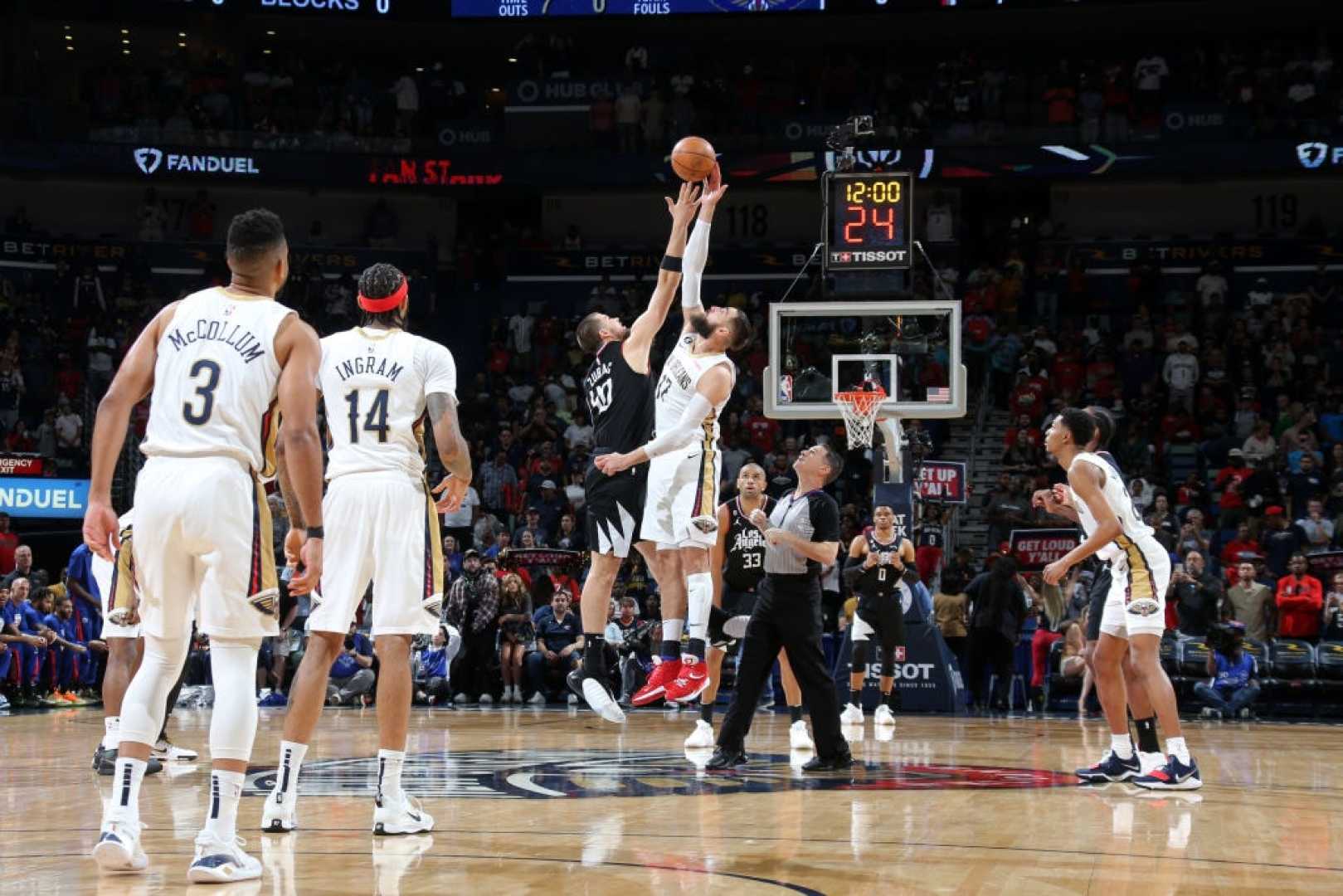 Ivica Zubac Clippers Game Action Photo