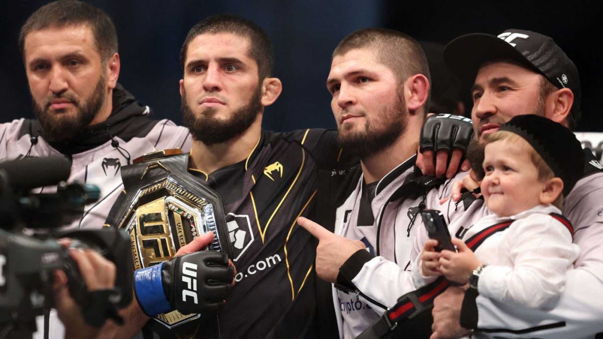 Khabib Nurmagomedov Cornering Islam Makhachev Ufc 302