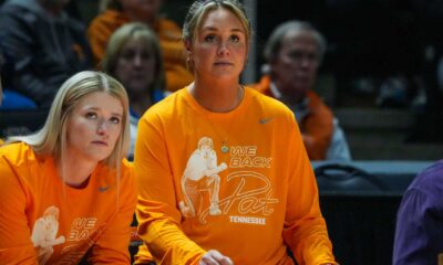 Kim Caldwell Tennessee Lady Vols Coach With Baby