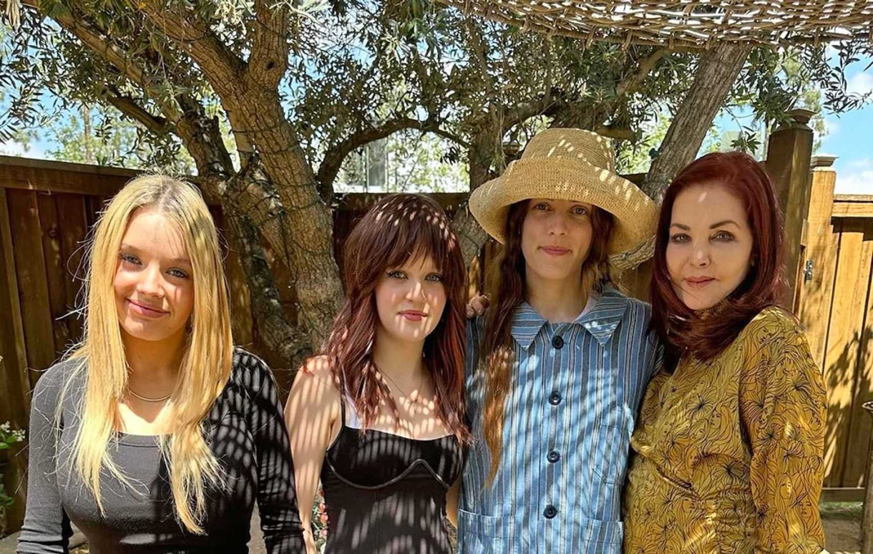 Lisa Marie Presley With Daughters Harper And Finley