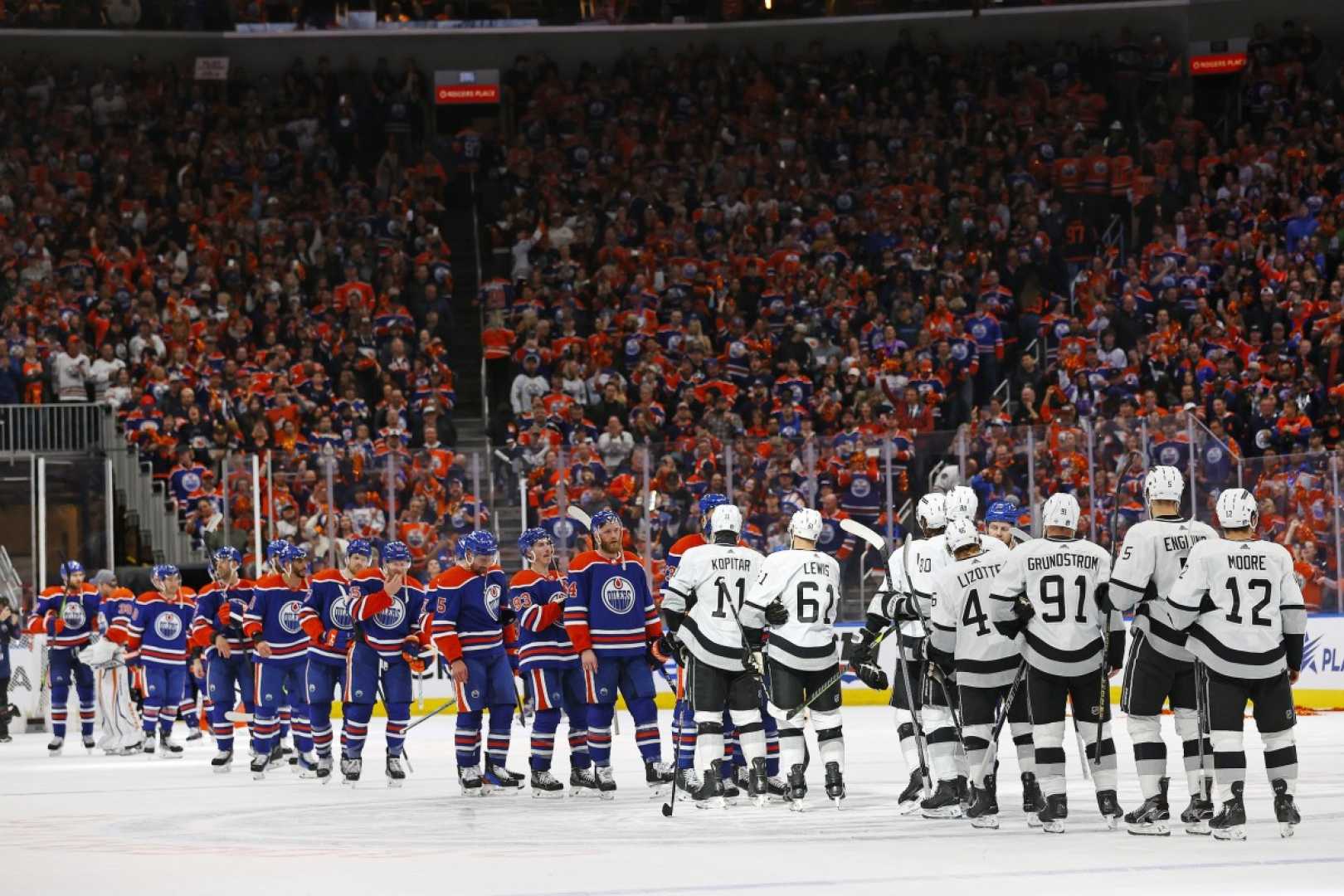 Los Angeles Kings Vs Edmonton Oilers Hockey Game