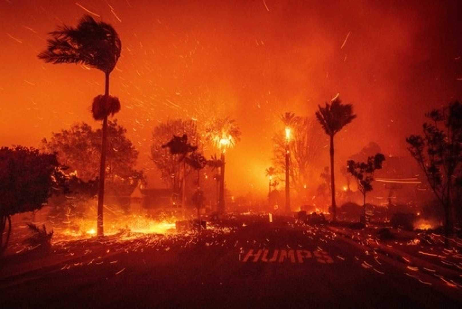 Los Angeles Wildfires 2025 Smoke Filled Sky