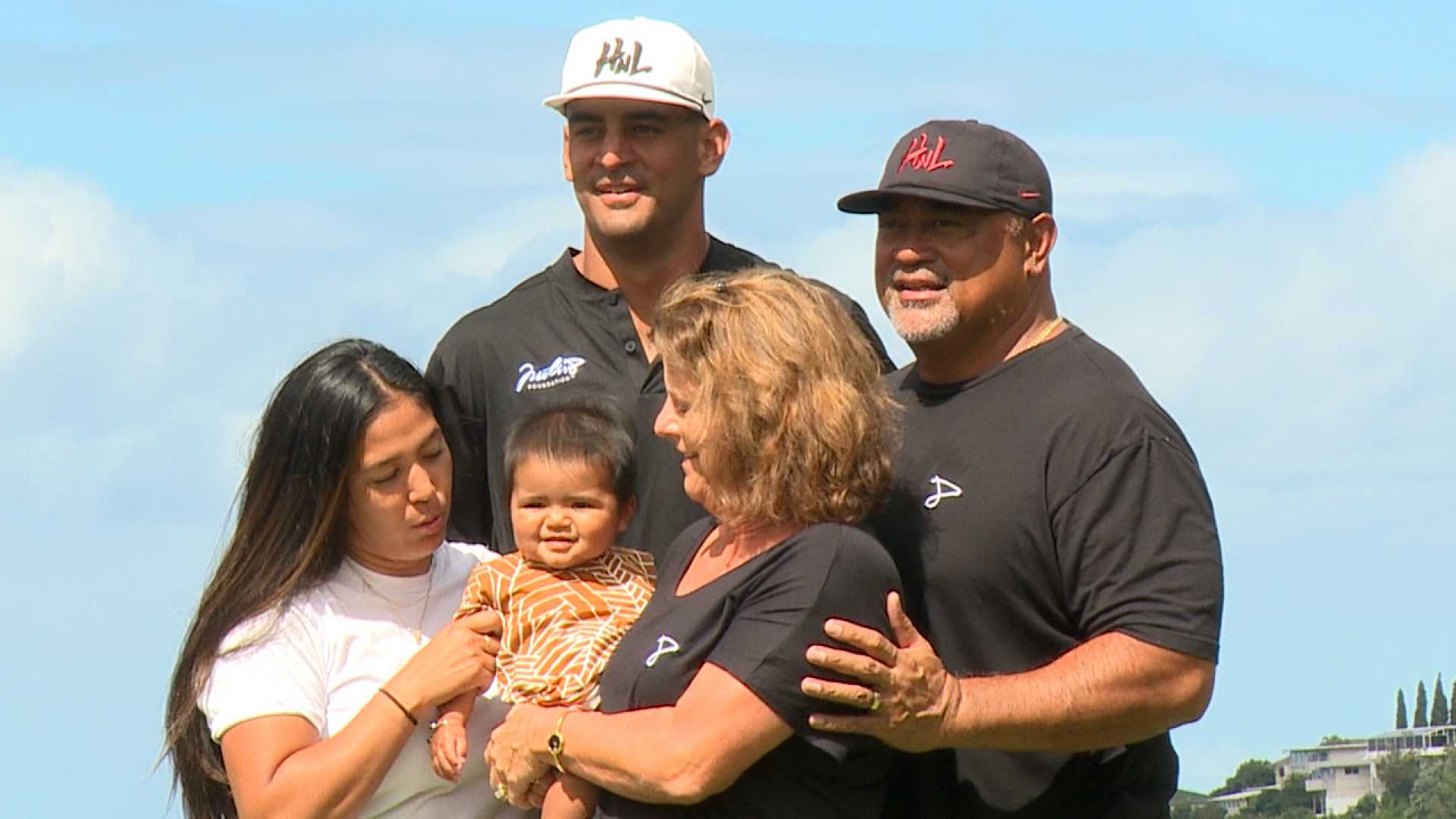 Marcus Mariota Family Photo With Daughter Makaia