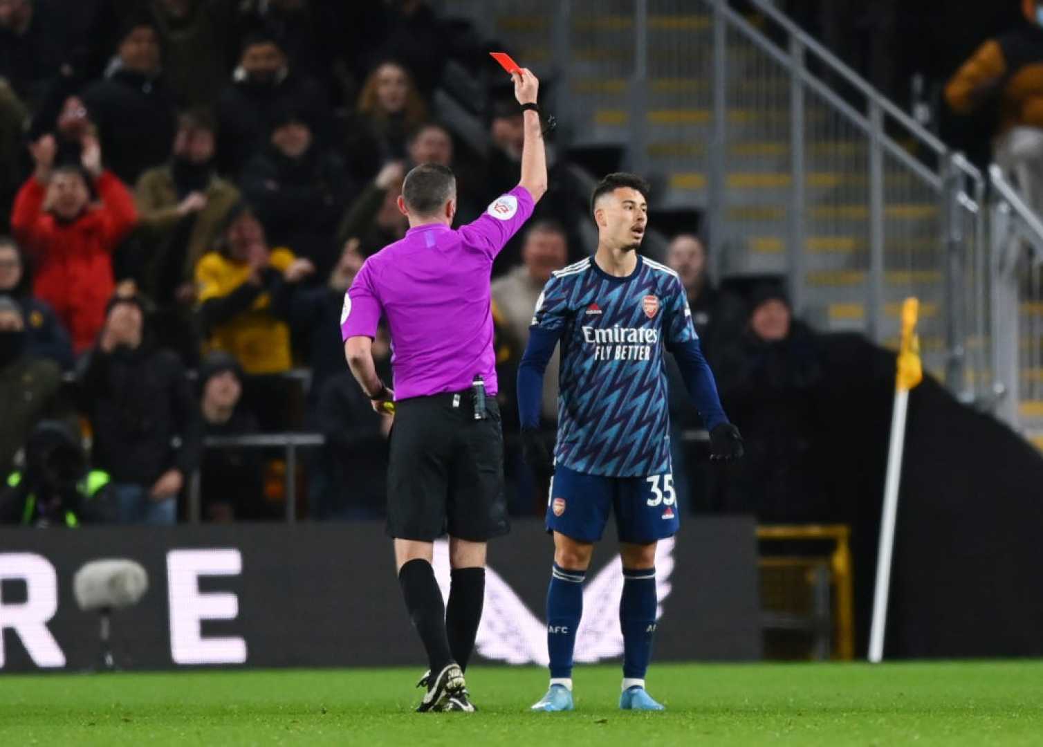 Michael Oliver Refereeing Arsenal Vs Wolves Match