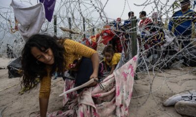 Migrants Us Mexico Border Razor Wire Fence