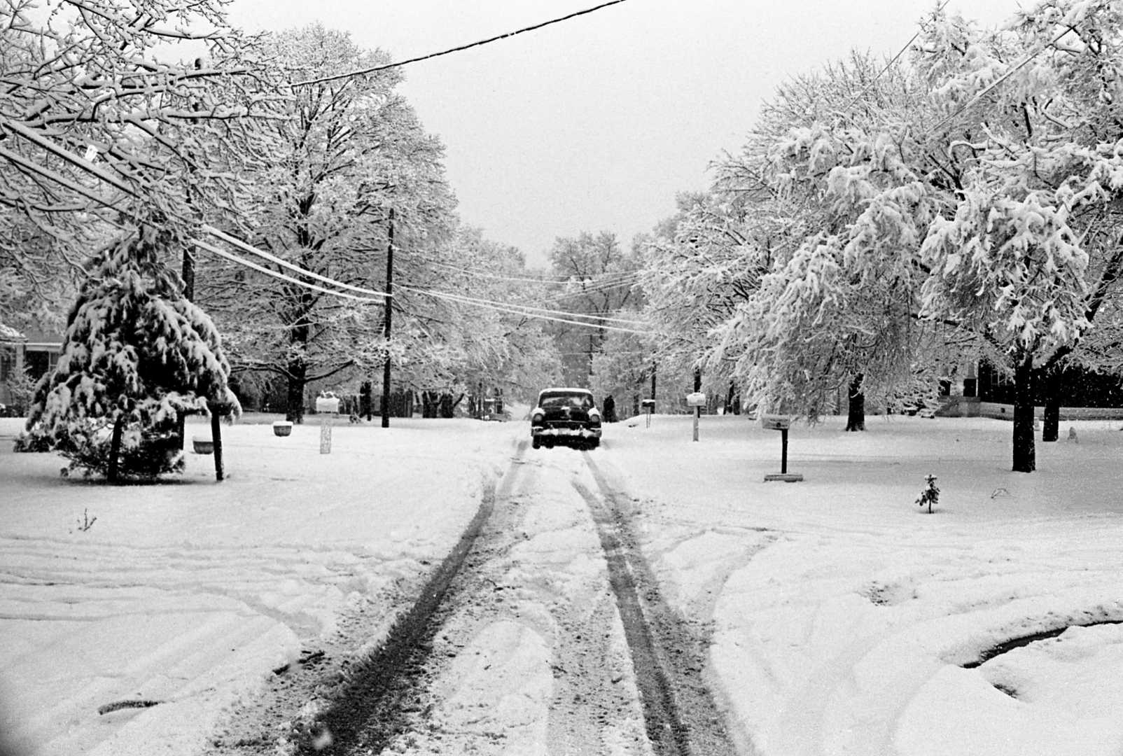 Nashville Winter Snow Flurries Icy Roads