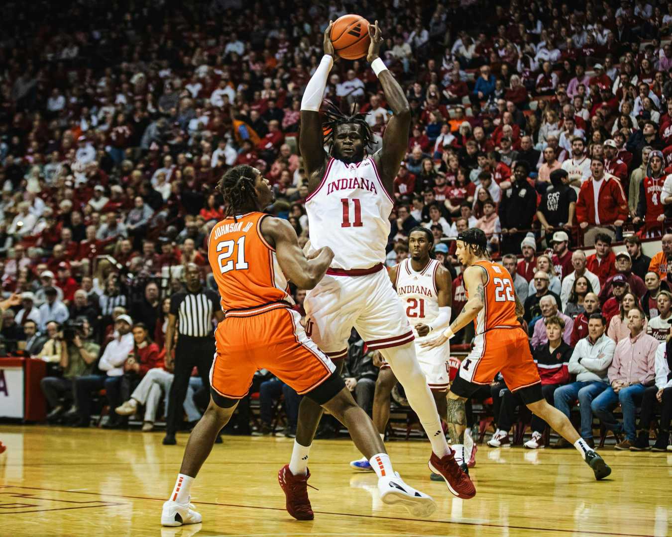 Oumar Ballo Indiana Basketball Scuffle Illinois