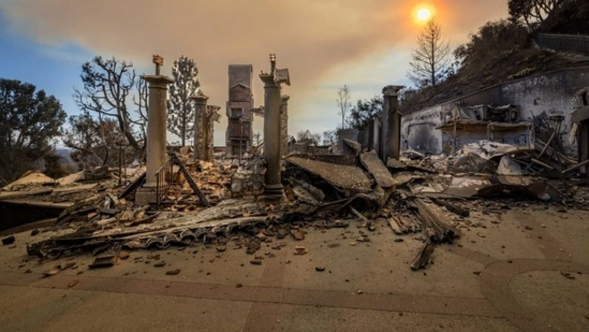 Pacific Palisades Mansion Wildfire Destruction