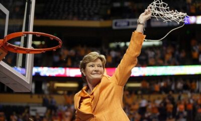 Pat Summitt Coaching Tennessee Lady Vols Basketball