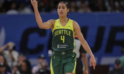 Skylar Diggins Smith Single Leg Squats Training